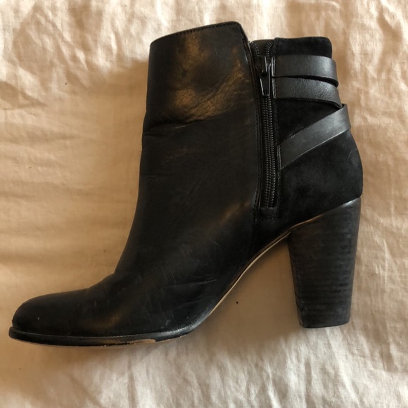 Lord & Taylor black leather booties - Picture 3 of 7